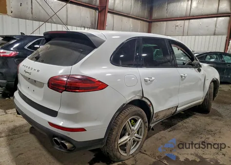 2016 Porsche Cayenne Se Hybrid z USA, uszkodzony, nr VIN WP1AE2A22GLA58345